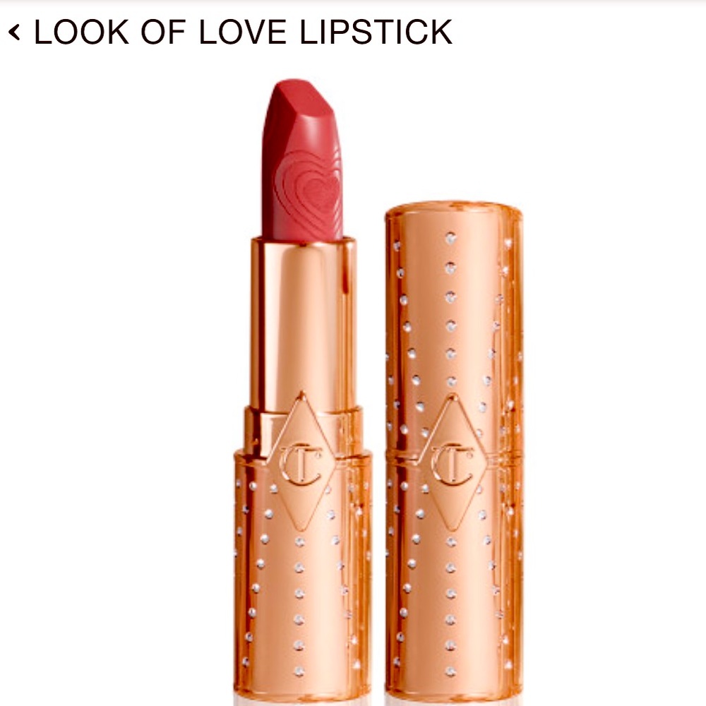 Charlotte Tilbury LOOK OF LOVE LIPSTICK
MATTE REVOLUTION - WEDDING BELLES
